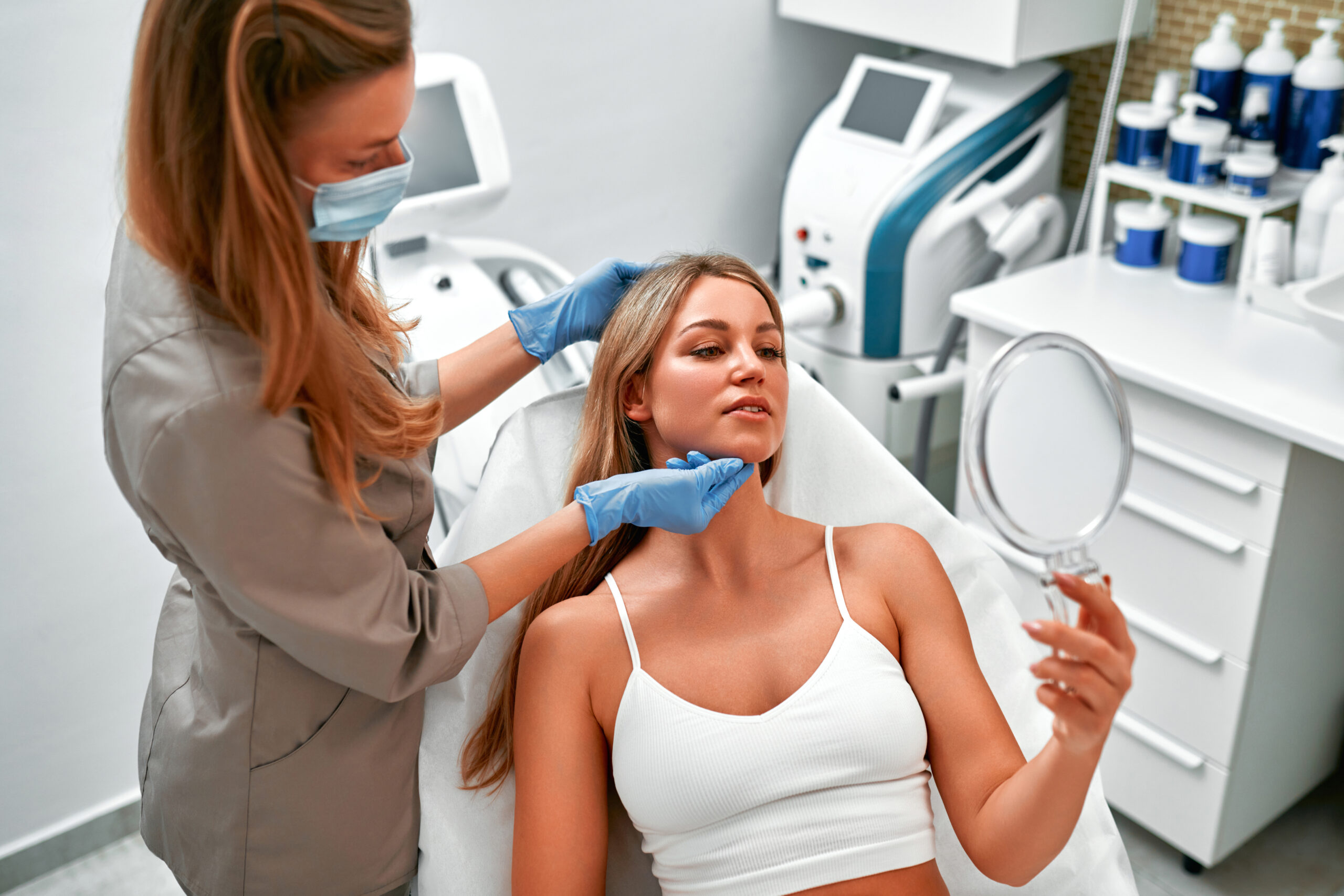 Physician consulting with a patient at Dao Ki
